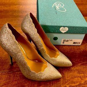 Betsy Johnson silver glitter heels